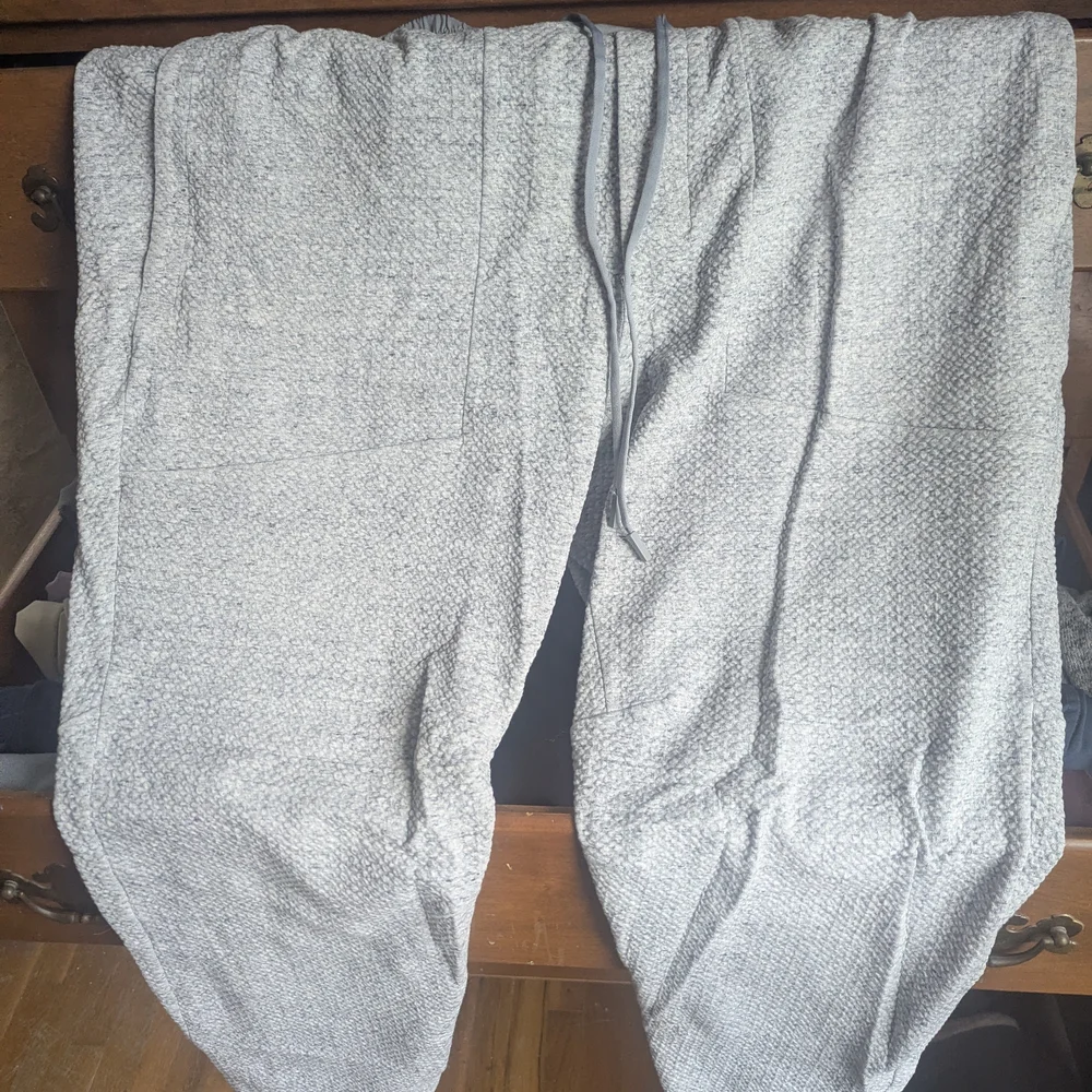Lululemon Athletica Black and White Hoodie - Picture 4 of 4
